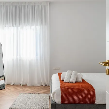 Modern Luxury 2br|park View & Balcony * 尼科西亚